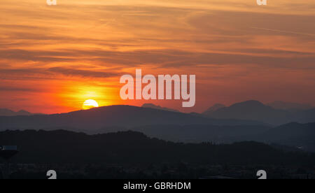 Brescia - Sunset panorama du château. Banque D'Images