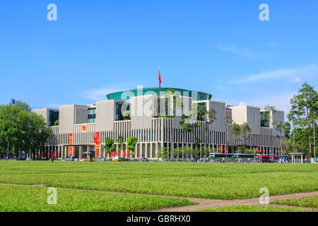 Vue panoramique du nouveau bâtiment de l'Assemblée nationale, était un grand bâtiment, situé sur la place Ba Dinh à travers l'Ho Chi Minh Banque D'Images