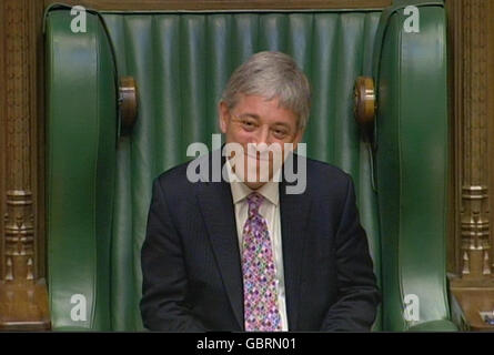 Le député John Bercow écoute le premier ministre Gordon Brown qui rend hommage au nouveau président de la Chambre des communes. Banque D'Images