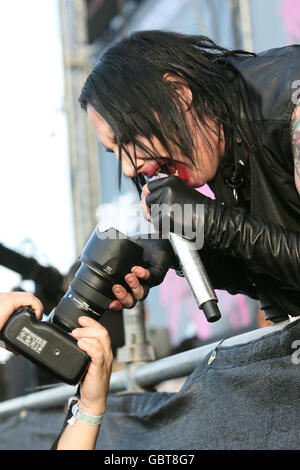 Marilyn Manson se produit sur la scène principale pendant le Download Festival 2009 à Donnington Park, à Derby. Banque D'Images