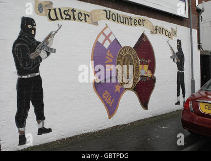 Détail d'une fresque de la Force volontaire Ulster à Belfast est comme les groupes paramilitaires loyalistes en Irlande du Nord pourraient être sur le point de désaffecter leurs armes, elle a été revendiquée aujourd'hui. Banque D'Images