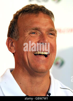 Alec Stewart pendant le lancement de Ladbrokes Ashes au terrain de cricket de Lord's, Londres. Banque D'Images