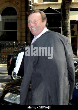 Au cours de l'interdiction des visages formateur test positif Banque D'Images