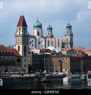 Reise nach Deutschland, Bayern. Voyage vers l'Allemagne, en Bavière. Passau in den 1980er Jahren. Passau, dans les années 1980. Banque D'Images