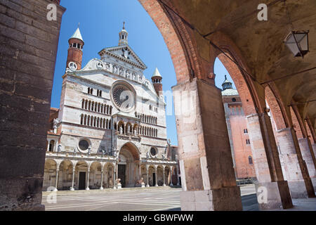 Cremona - La cathédrale Assomption de la Bienheureuse Vierge Marie. Banque D'Images