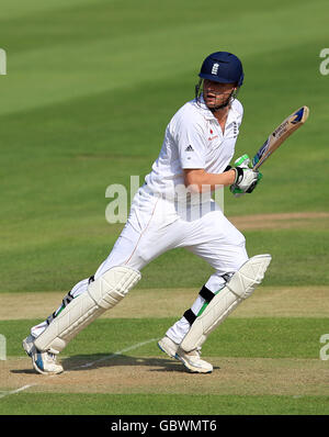 Cricket - amical - Premier jour - Warwickshire / Angleterre - Edgbaston. Andrew Flintock, en Angleterre, s'oppose aux chauves-souris du Warwickshire Banque D'Images