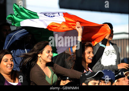 Cricket - Twenty20 Match - Middlesex Panthers / Rajasthan Royals - Lord's.Les fans indiens dans les stands pendant le match de Twenty20 à Lord's, Londres. Banque D'Images