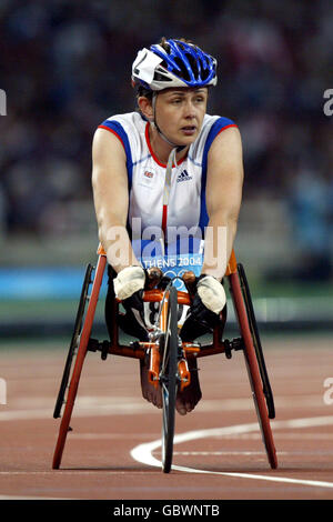 Athlétisme - Jeux Olympiques d'Athènes 2004 - fauteuil roulant pour femmes 800 M. Tanni Gray Thompson, Grande-Bretagne Banque D'Images