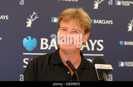 Golf - The Barclays Scottish Open - pratique - Loch Lomond.Ernie Els d'Afrique du Sud pendant le Barclays Scottish Open Practice Round au Loch Lomond, en Écosse. Banque D'Images