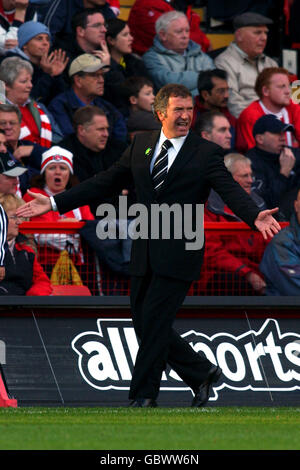 Soccer - FA Barclays Premiership - Charlton Athletic / Newcastle United.Graeme Souness, le Manager de Newcastle United, insiste sur ses joueurs Banque D'Images