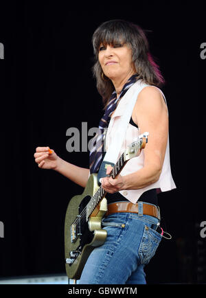 Chrissie Hynde et les précandidats sur scène à Hard Rock Calling, à Hyde Park, Londres. Banque D'Images