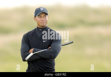 Le Tiger Woods des États-Unis apparaît abattu au cours du deuxième tour du Championnat Open 2009 au Turnberry Golf Club, Ayrshire. Banque D'Images