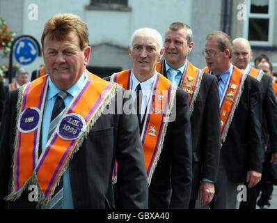 Des milliers de rues pour Orange Parades Banque D'Images