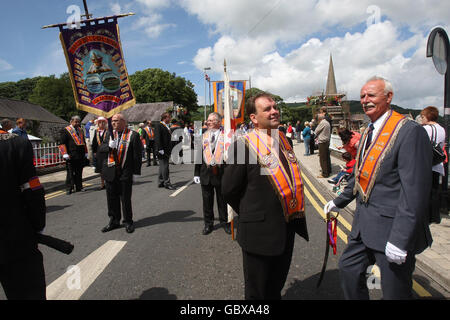 Des milliers de rues pour Orange Parades Banque D'Images