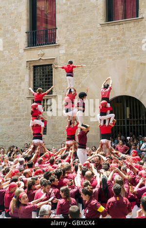 Barcelone, Espagne - 26 juin 2016 : Castellers groupe de gens que construire des châteaux humains Le 26 juin 2016 à Barcelone. Banque D'Images