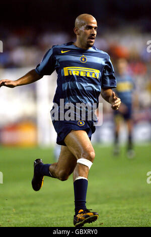 Football - Ligue des champions de l'UEFA - Groupe G - Valence / Inter Milan. Juan Sebastian Veron, Inter Milan Banque D'Images