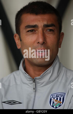 Football - pré saison amicale - Shrewsbury Town v West Bromwich Albion - Prostar Stadium.West Bromwich Albion Manager Roberto Di Matteo pendant une pré-saison amicale au stade Prostar, Shrewsbury. Banque D'Images