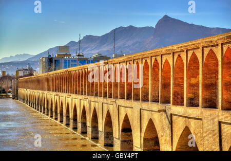 Pont Allahverdi Khan (Si-O-seh pol) à Isfahan, Iran Banque D'Images