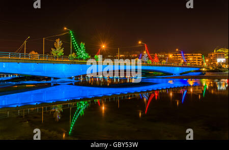 Ferdowsi Pont sur la rivière Zayanderud à Ispahan - Iran Banque D'Images