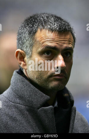 Football - Carling Cup - quatrième tour - Newcastle United / Chelsea. Jose Mourinho, directeur de Chelsea Banque D'Images