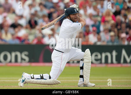 Andrew Flintoff, en Angleterre, se batte lors du troisième test à Edgbaston, Birmingham. Banque D'Images