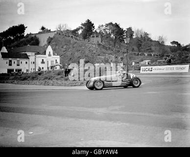 Motor Racing - Trophée internationale JCC - Jersey.Nello Pagani négocie un virage serré dans son Maserati 4C Banque D'Images