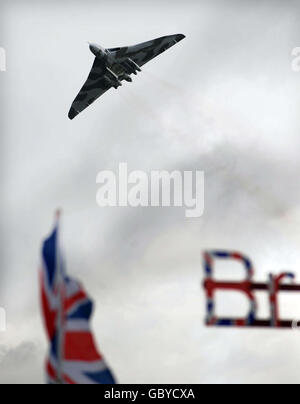 Le bombardier Vulcan XH558 s'affiche au Royal International Air Tattoo de la RAF Fairford, Gloucestershire. Banque D'Images