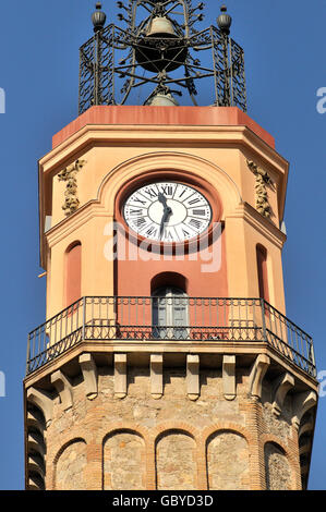 Clocher et tour de l'horloge, la place Rius i Taulet. Barcelone, Catalogne, Espagne Banque D'Images