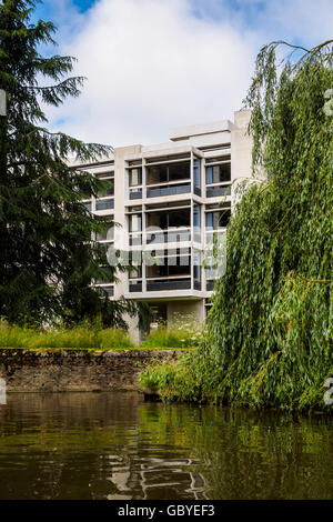 Le bâtiment Cripps de la rivière Cam, St John's College, Université de Cambridge, Cambridge, Angleterre, Royaume-Uni. Banque D'Images