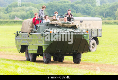 Un véhicule amphibie DUKW affichée à un week-end Show Guerre Banque D'Images