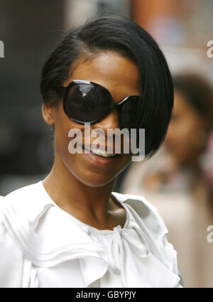 Michelle Williams, de Destiny's Child, arrive à l'enregistrement de Grease, The School musical au Novello Theatre dans le centre de Londres. Banque D'Images