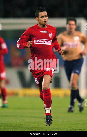 Football - Allemand Bundesliga - Mayence / Hansa Rostock. Mimoun Azaouagh, Mayence Banque D'Images