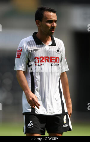 Football - Preseason friendly - Swansea City v FC Twente - The Liberty Stadium. Leon Britton, Swansea City Banque D'Images