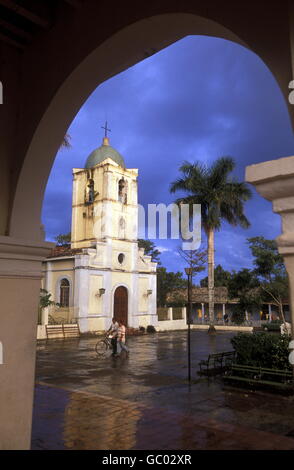 L'église dans le village de Vinales sur Cuba dans la mer des Caraïbes. Banque D'Images