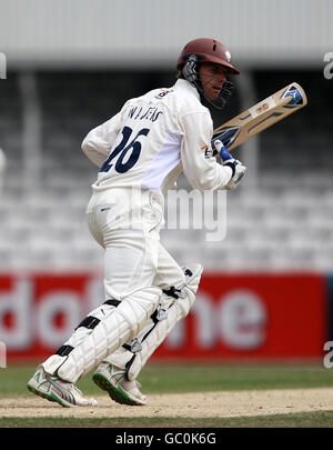 Cricket - Liverpool Victoria County Championship - Division 2 - quatrième jour - Surrey / Leicestershire - The Brit Oval.Stewart Walters, de Surrey, se batte contre Leicestershire Banque D'Images