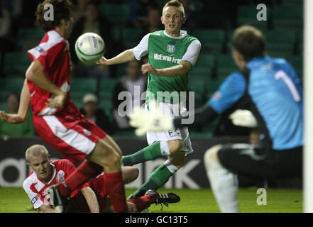 Football - coupe d'Insuance coopérative - deuxième tour - Hibernian / Brechin City - Easter Road.Derek Riordan, de Hibernian, tourne pendant le deuxième tour de la coupe d'assurance coopérative à Easter Road, Hibernian. Banque D'Images