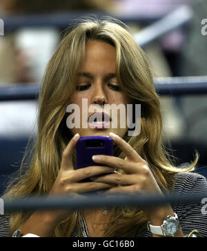 Kim Sears, la petite amie d'Andy Murray, regarde pendant la deuxième journée de l'US Open à Flushing Meadows, New York. Banque D'Images