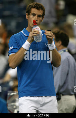Andy Murray, de Great Britains, a un verre pendant le septième jour de l'US Open à Flushing Meadows, New York. Banque D'Images