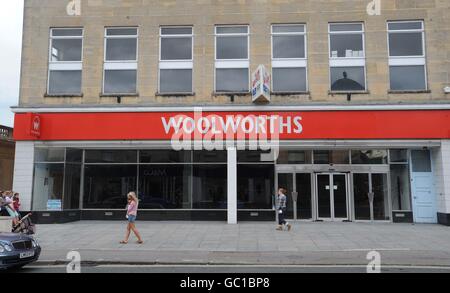 Fermetures Woolworths. Ancien magasin Woolworths à Stroud. Banque D'Images