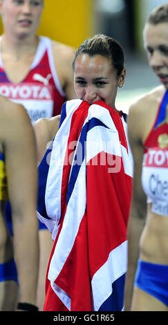 Jessica Ennis, en Grande-Bretagne, célèbre la victoire de la médaille d'or de l'Heptathlon féminin lors des Championnats du monde de l'IAAF à l'Olympiastadion, à Berlin. Banque D'Images