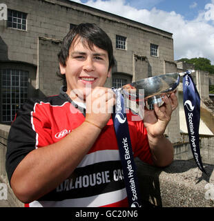 Scottish Hydro National Three Champions le capitaine des Whitecraigs, Mark Billingham, lors d'une séance photo pour le lancement de la saison de rugby 15 A Side Club à la centrale électrique de Pitlochry, dans le Perthshire. Banque D'Images