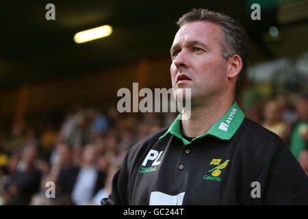 Football - Carling Cup - deuxième tour - Norwich City / Sunderland - Carrow Road. Paul Lambert, directeur de Norwich City Banque D'Images