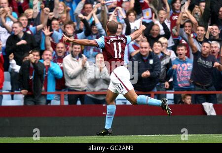 Football - Barclays Premier League - Aston Villa v Fulham - Villa Park.Gabriel Agbonlahor de la villa Aston célèbre son deuxième but Banque D'Images