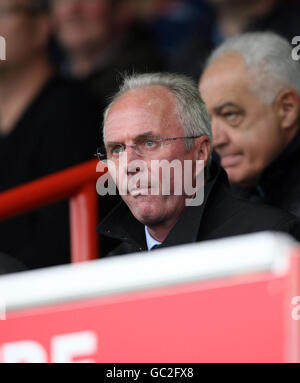 Le directeur du football du comté de Notts, Sven Goran Eriksson, dans les stands lors du match de la Coca-Cola League Two à Christie Park, Morecambe. Banque D'Images