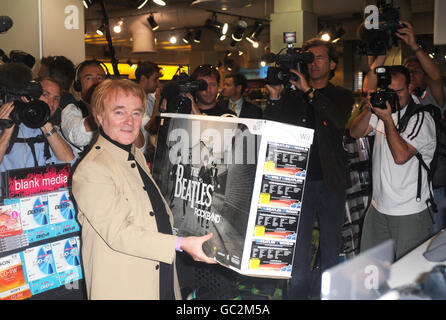 La sortie du jeu The Beatles Rock Band Banque D'Images