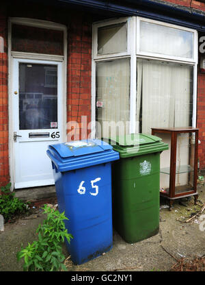 Une vue générale de la maison dans la rue Moor, Mansfield, où une jeune fille de huit ans a été trouvée pendue dans sa chambre, a déclaré la police aujourd'hui. Banque D'Images