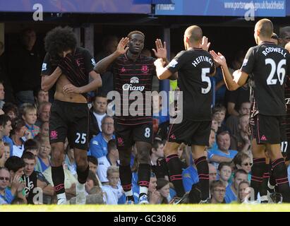 Football - Barclays Premier League - Portsmouth / Everton - Fratton Park.Louis Saha (au centre) d'Everton célèbre le but d'ouverture Banque D'Images