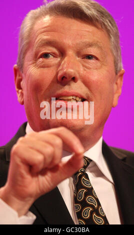 Le ministre de l'intérieur, Alan Johnson, lors de son discours à la Conférence du Parti travailliste, au Brighton Centre, à Brighton, dans le Sussex. Banque D'Images