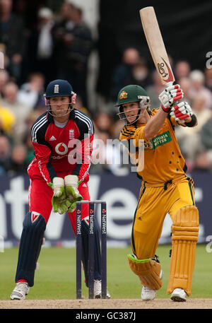 Cricket - série NatWest - Sixième journée internationale - Angleterre / Australie - Trent Bridge.Le Tim Paine d'Australie se batte pendant la sixième journée internationale à Trent Bridge, Nottingham. Banque D'Images