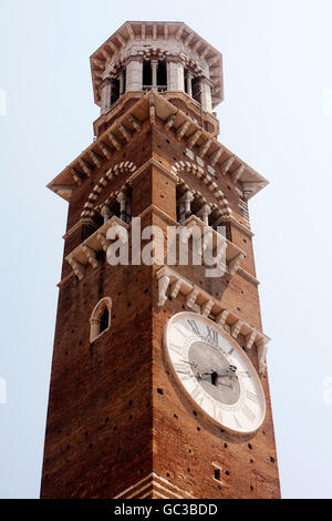 Torre dei Lamberti tower à Vérone, Italie, Europe Banque D'Images